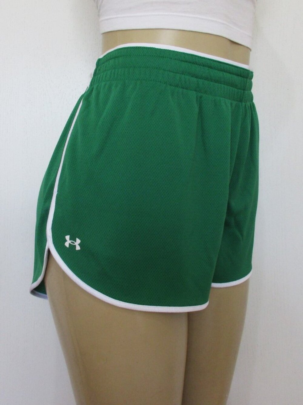 New UNDER ARMOUR Athletic Shorts Size XL Green Loose Fit